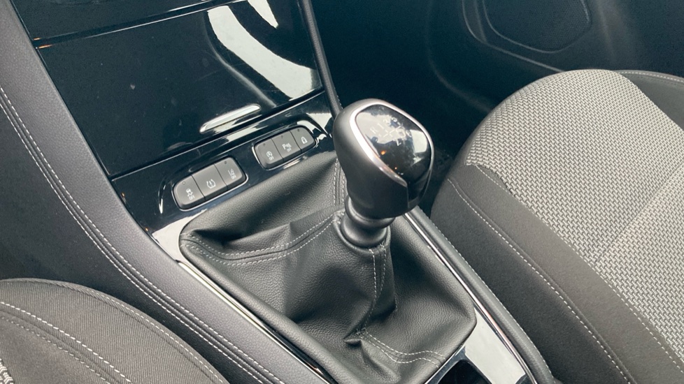 Vauxhall Grandland X 1.2 Turbo SE 5dr Petrol Hatchback - Image 13