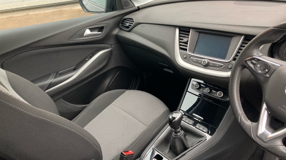 Vauxhall Grandland X 1.2 Turbo SE 5dr Petrol Hatchback - Image 14