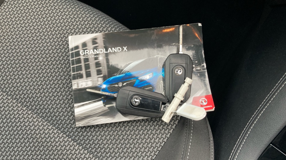 Vauxhall Grandland X 1.2 Turbo SE 5dr Petrol Hatchback - Image 19