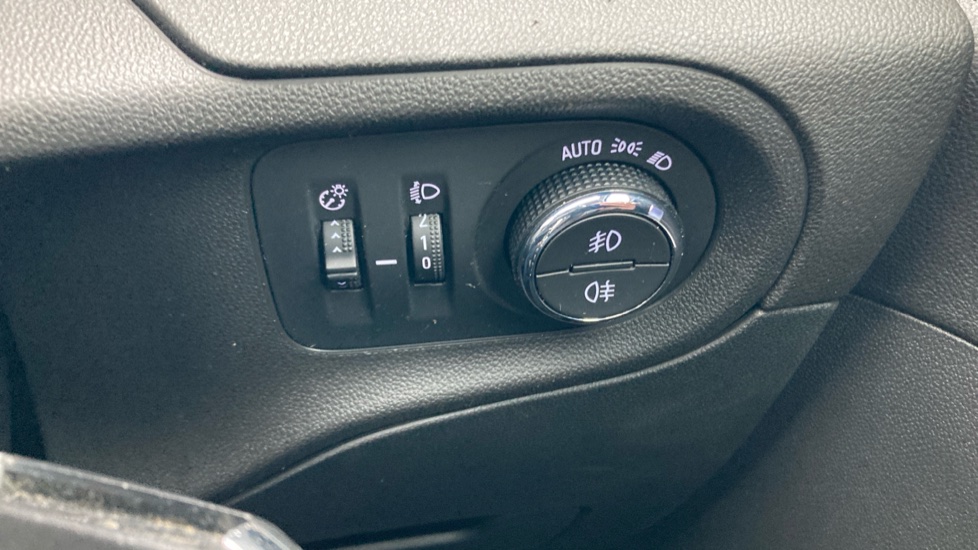 Vauxhall Grandland X 1.2 Turbo SE 5dr Petrol Hatchback - Image 25
