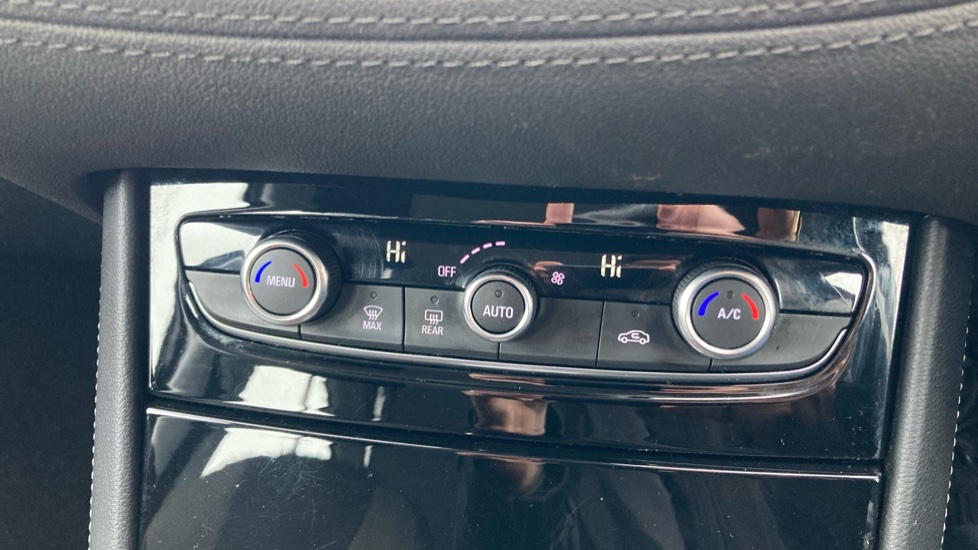 Vauxhall Grandland X 1.2 Turbo SE 5dr Petrol Hatchback - Image 28