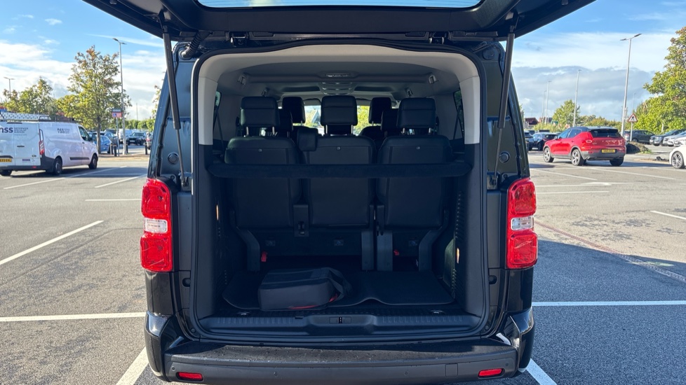 Vauxhall Vivaro Life 100kW Ultimate L 50kWh 5dr Auto Electric Estate - Image 4