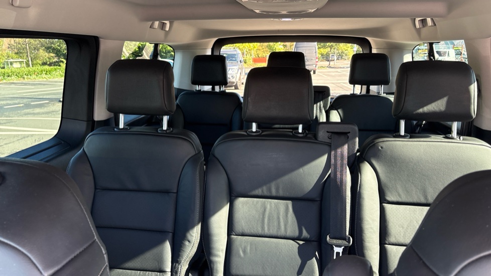 Vauxhall Vivaro Life 100kW Ultimate L 50kWh 5dr Auto Electric Estate - Image 15