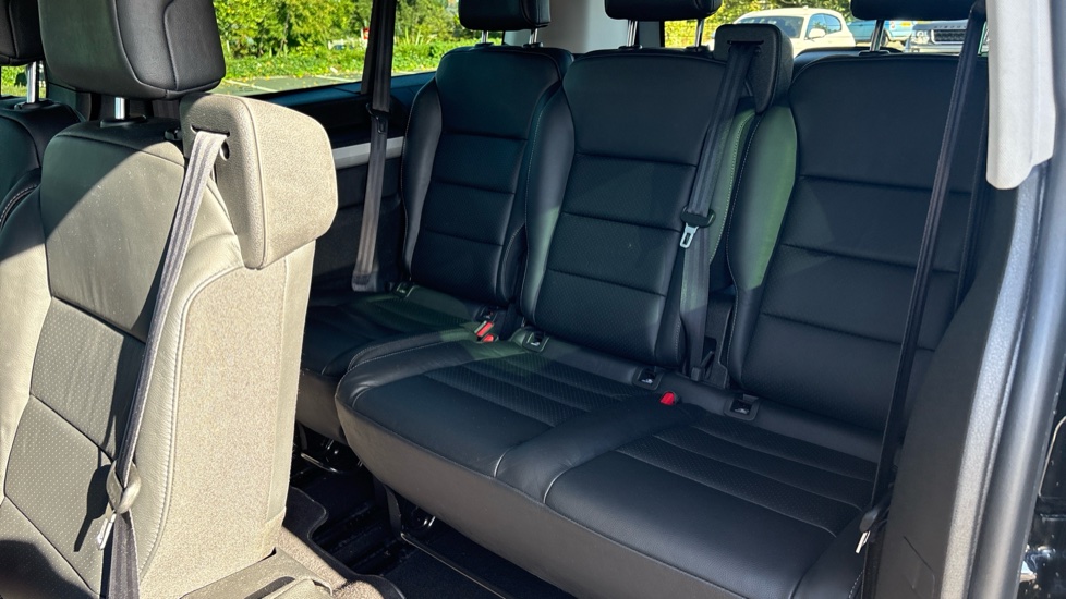 Vauxhall Vivaro Life 100kW Ultimate L 50kWh 5dr Auto Electric Estate - Image 23