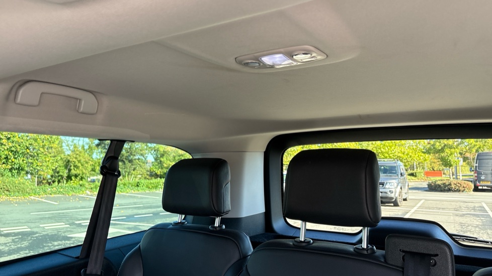 Vauxhall Vivaro Life 100kW Ultimate L 50kWh 5dr Auto Electric Estate - Image 28