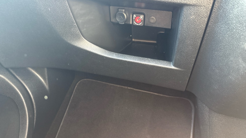 Vauxhall Vivaro Life 100kW Ultimate L 50kWh 5dr Auto Electric Estate - Image 45