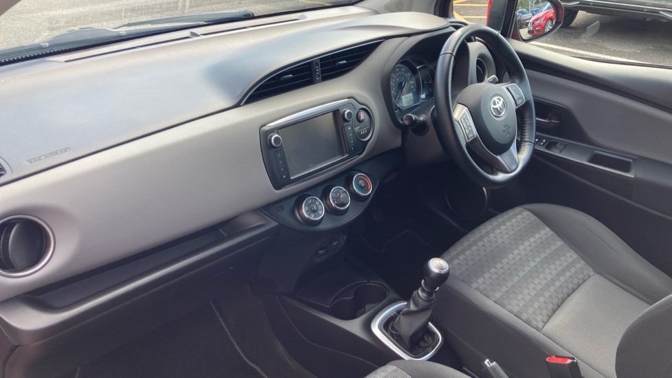 Toyota Yaris 1.33 VVT-i Icon 5dr Petrol Hatchback - Image 9