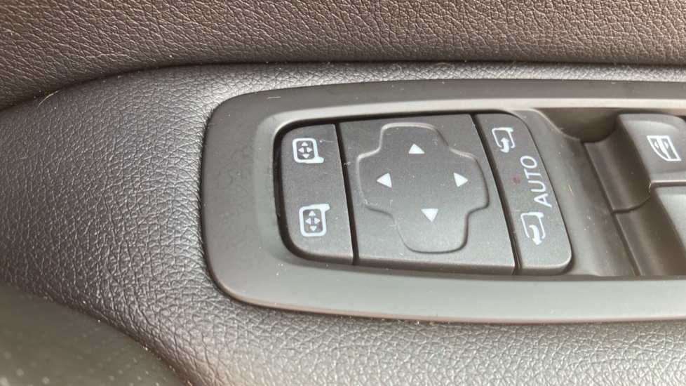 Renault Megane 1.3 TCE Iconic 5dr Petrol Hatchback - Image 52