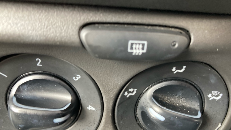 Vauxhall Corsa 1.4 ecoFLEX SE 5dr Petrol Hatchback - Image 30