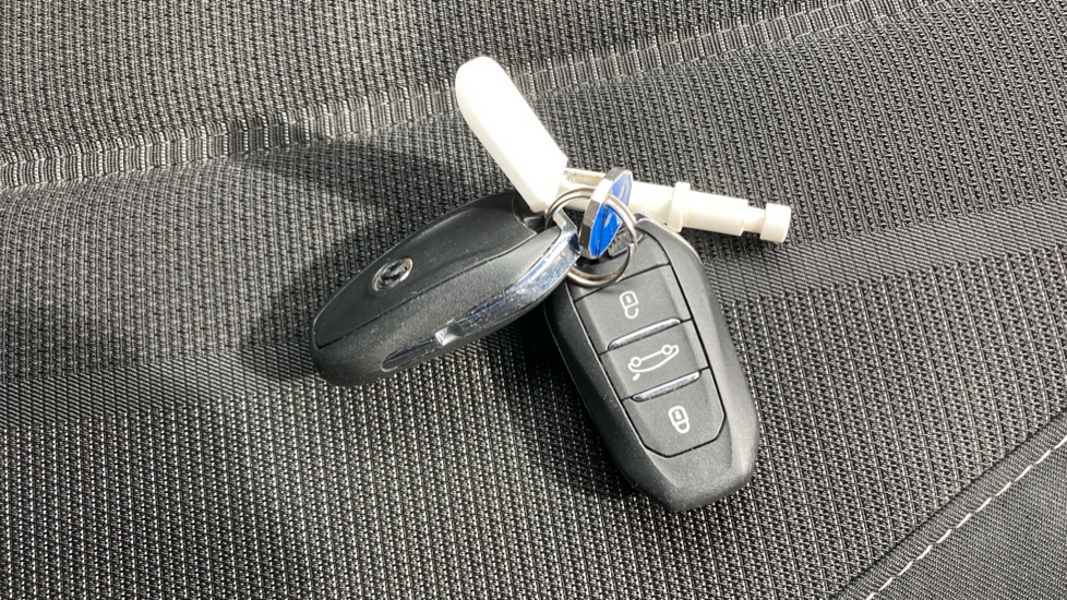 Vauxhall Mokka 1.2 Turbo SRi Premium 5dr Petrol Hatchback - Image 20