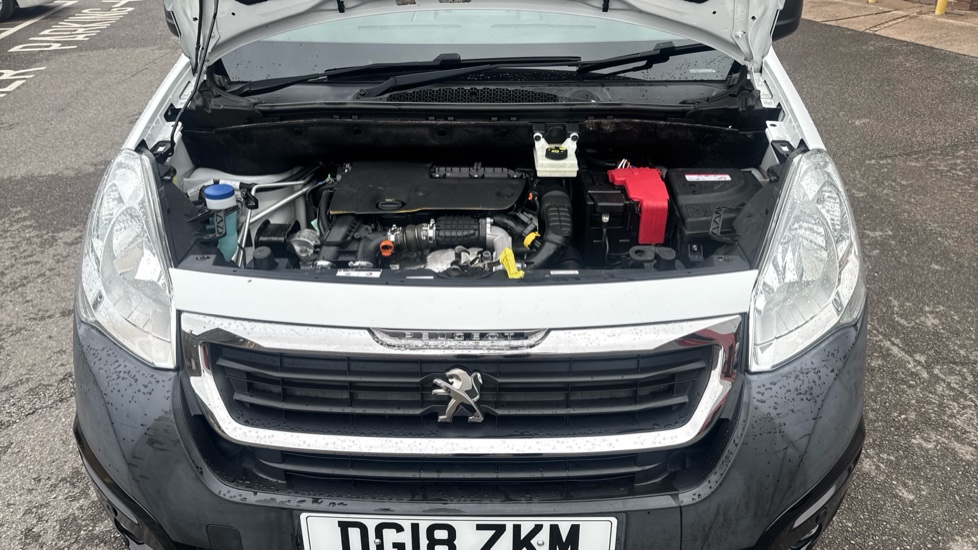 Peugeot Partner Tepee 1.6 BlueHDi 100 Outdoor 5dr ETG Diesel Estate - Image 8