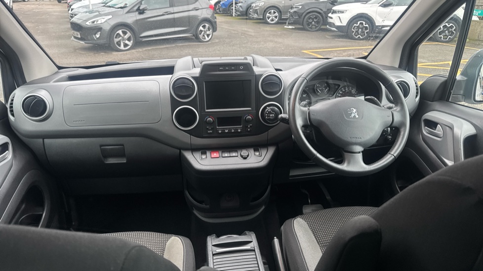 Peugeot Partner Tepee 1.6 BlueHDi 100 Outdoor 5dr ETG Diesel Estate - Image 10