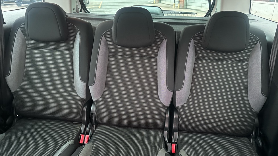 Peugeot Partner Tepee 1.6 BlueHDi 100 Outdoor 5dr ETG Diesel Estate - Image 15