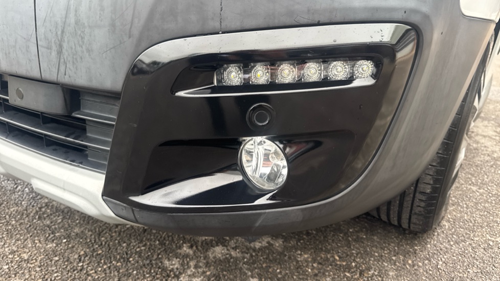 Peugeot Partner Tepee 1.6 BlueHDi 100 Outdoor 5dr ETG Diesel Estate - Image 21
