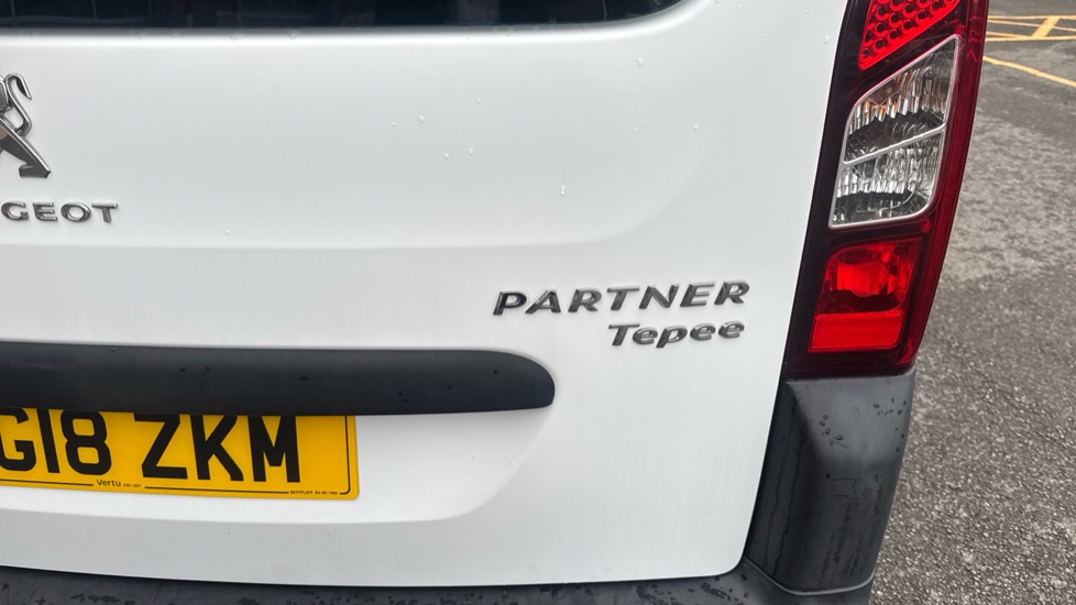 Peugeot Partner Tepee 1.6 BlueHDi 100 Outdoor 5dr ETG Diesel Estate - Image 26