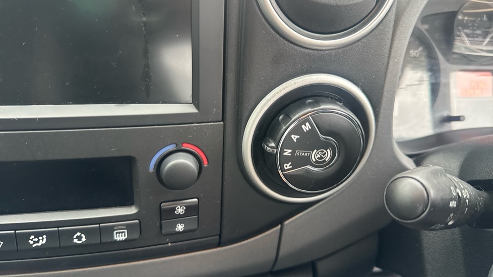 Peugeot Partner Tepee 1.6 BlueHDi 100 Outdoor 5dr ETG Diesel Estate - Image 35