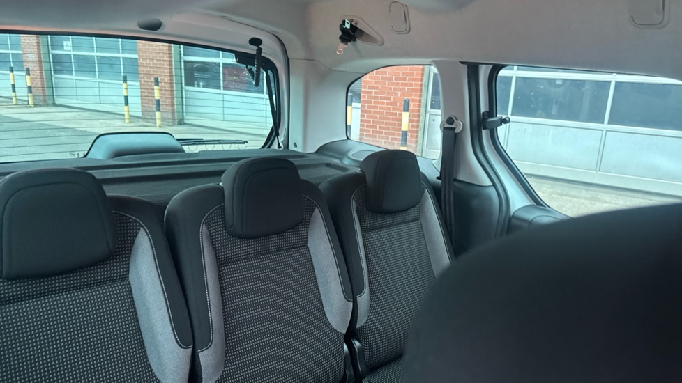 Peugeot Partner Tepee 1.6 BlueHDi 100 Outdoor 5dr ETG Diesel Estate - Image 40