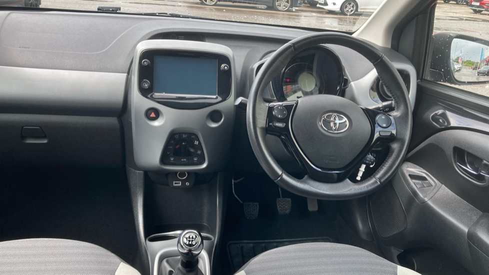 Toyota Aygo 1.0 VVT-i X-Trend 5dr Petrol Hatchback - Image 10