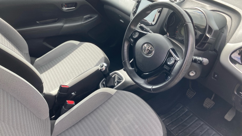 Toyota Aygo 1.0 VVT-i X-Trend 5dr Petrol Hatchback - Image 11