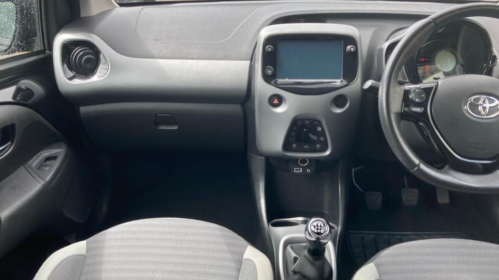 Toyota Aygo 1.0 VVT-i X-Trend 5dr Petrol Hatchback - Image 14