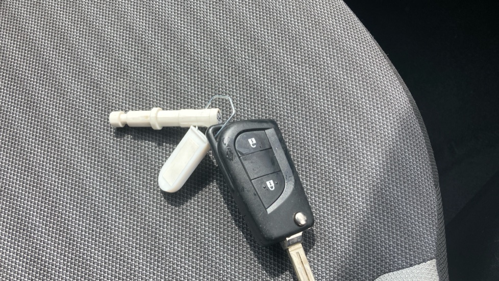 Toyota Aygo 1.0 VVT-i X-Trend 5dr Petrol Hatchback - Image 20