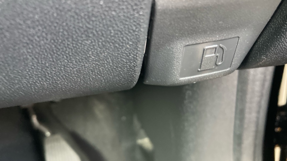 Toyota Aygo 1.0 VVT-i X-Trend 5dr Petrol Hatchback - Image 28
