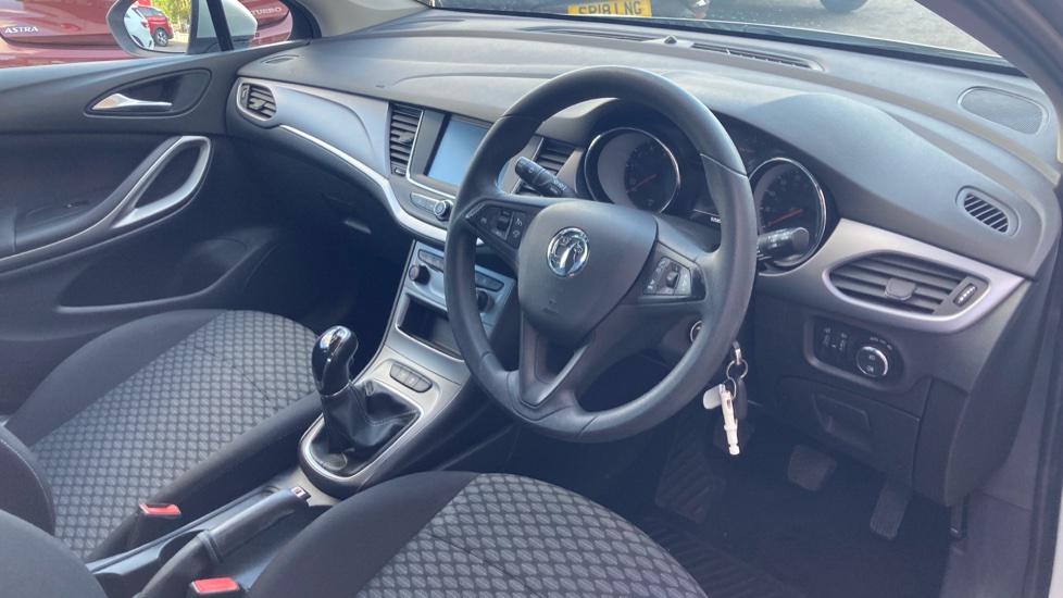 Vauxhall Astra 1.0T ecoTEC Design 5dr Petrol Hatchback - Image 11