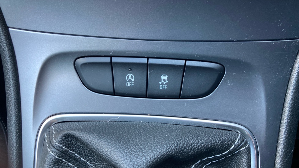 Vauxhall Astra 1.0T ecoTEC Design 5dr Petrol Hatchback - Image 30
