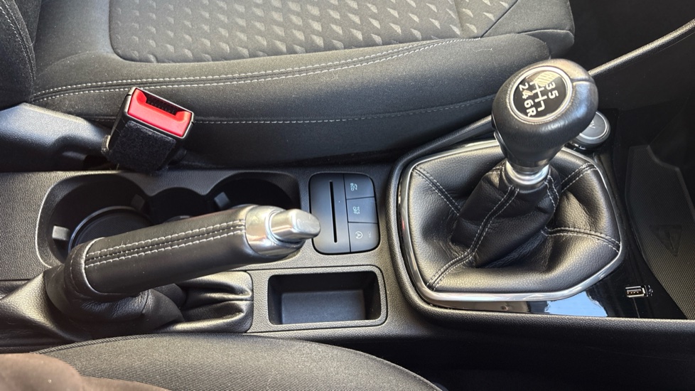 Ford Fiesta 1.0 EcoBoost 125 Titanium 5dr Petrol Hatchback - Image 31