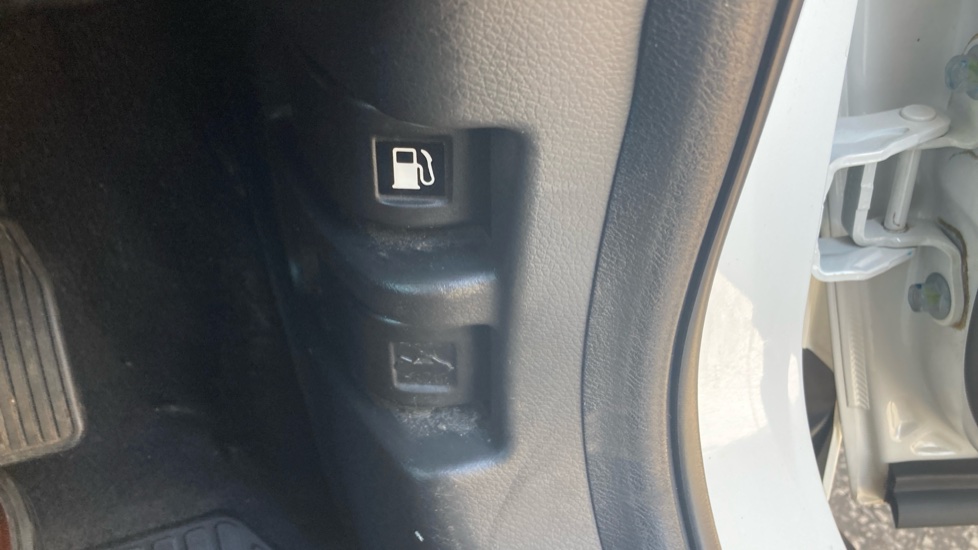 Honda HR-V 1.5 i-VTEC SE 5dr Petrol Hatchback - Image 38