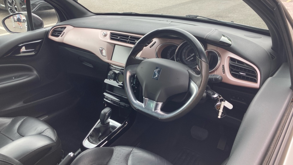 DS 3 1.2 PureTech Givenchy Le Makeup 3dr EAT6 Petrol Hatchback - Image 11