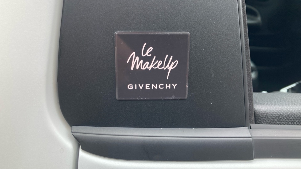 DS 3 1.2 PureTech Givenchy Le Makeup 3dr EAT6 Petrol Hatchback - Image 27