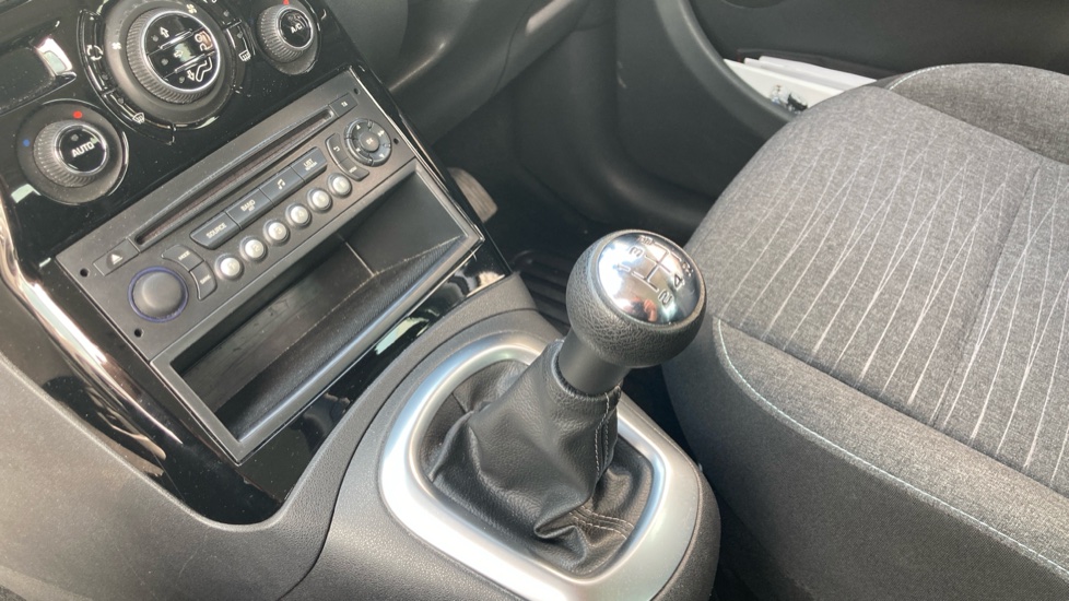 Citroen C3 Picasso 1.2 PureTech Platinum 5dr Petrol Estate - Image 13