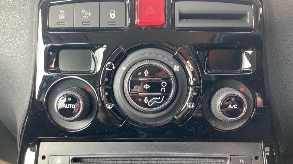 Citroen C3 Picasso 1.2 PureTech Platinum 5dr Petrol Estate - Image 22
