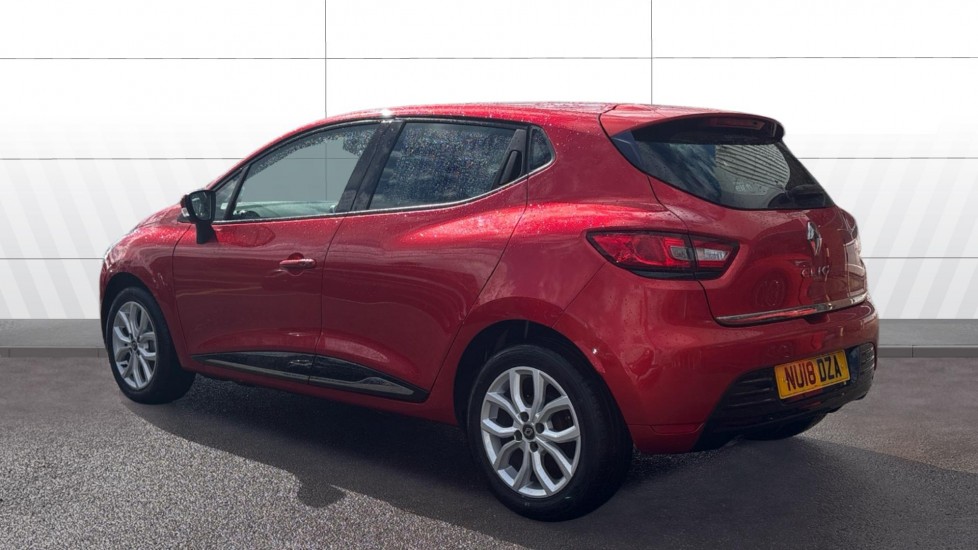 Renault Clio 1.2 16V Dynamique Nav 5dr Petrol Hatchback - Image 2