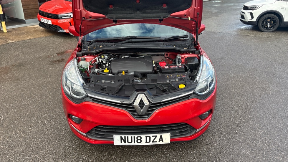 Renault Clio 1.2 16V Dynamique Nav 5dr Petrol Hatchback - Image 8