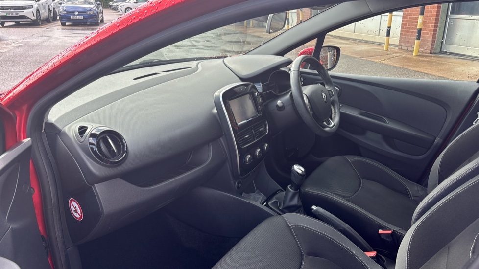 Renault Clio 1.2 16V Dynamique Nav 5dr Petrol Hatchback - Image 9