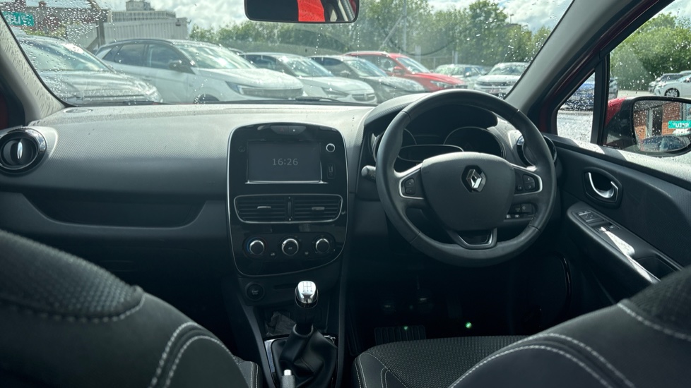 Renault Clio 1.2 16V Dynamique Nav 5dr Petrol Hatchback - Image 10