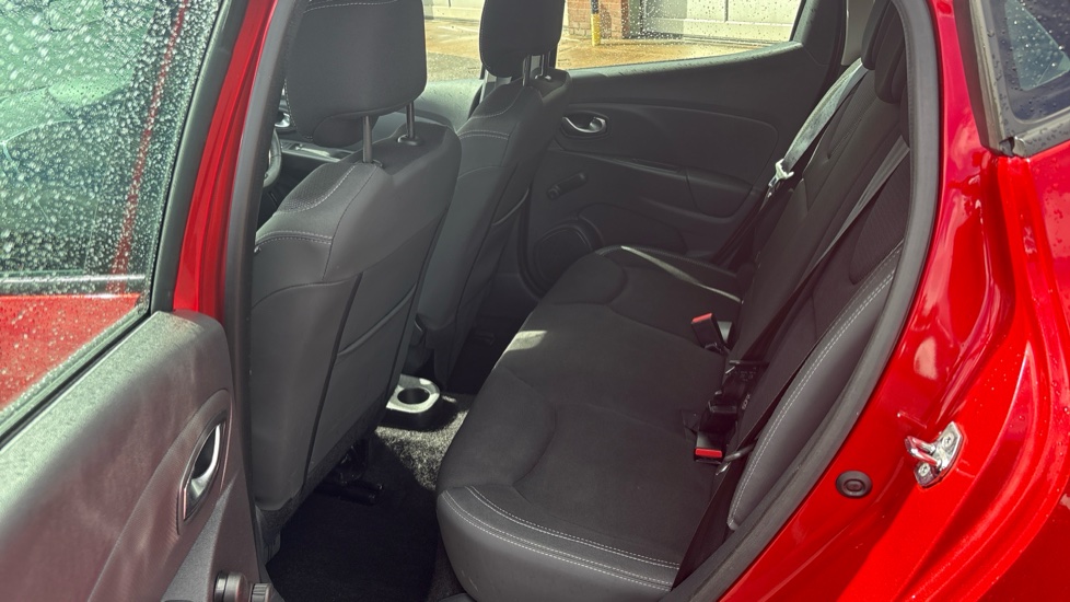 Renault Clio 1.2 16V Dynamique Nav 5dr Petrol Hatchback - Image 16