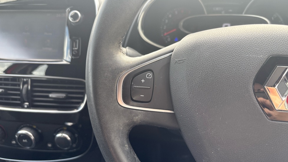 Renault Clio 1.2 16V Dynamique Nav 5dr Petrol Hatchback - Image 21