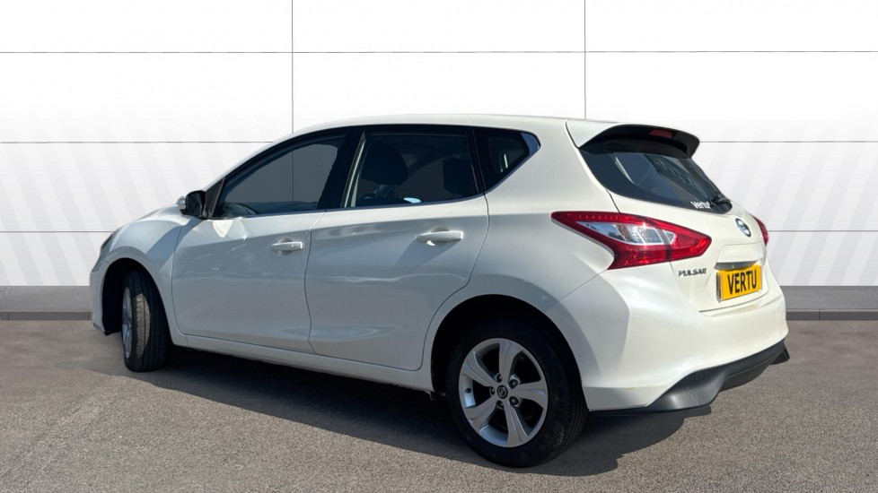 Nissan Pulsar 1.2 DiG-T Acenta 5dr Petrol Hatchback - Image 2