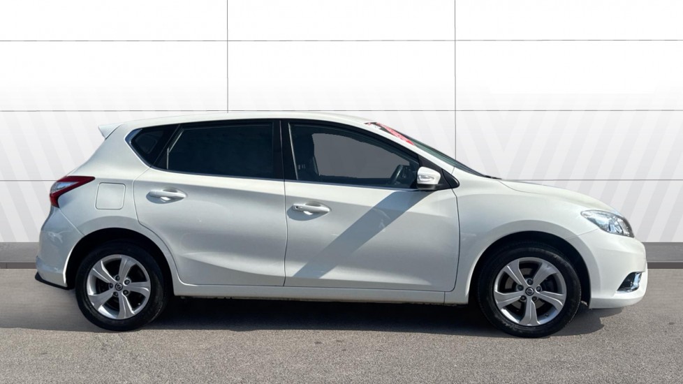 Nissan Pulsar 1.2 DiG-T Acenta 5dr Petrol Hatchback - Image 5