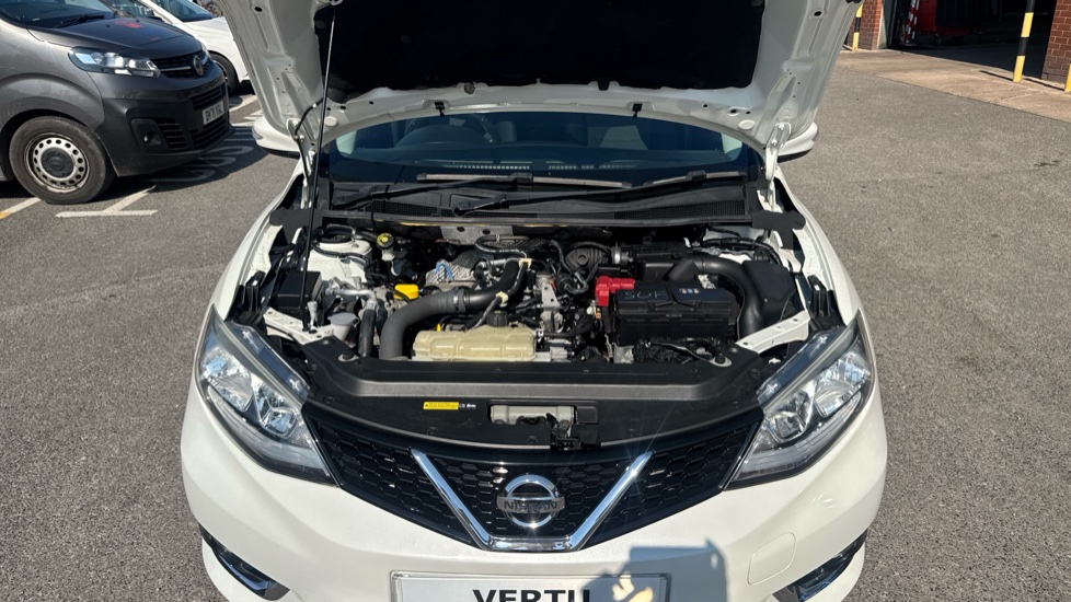 Nissan Pulsar 1.2 DiG-T Acenta 5dr Petrol Hatchback - Image 8