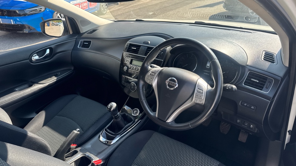 Nissan Pulsar 1.2 DiG-T Acenta 5dr Petrol Hatchback - Image 11