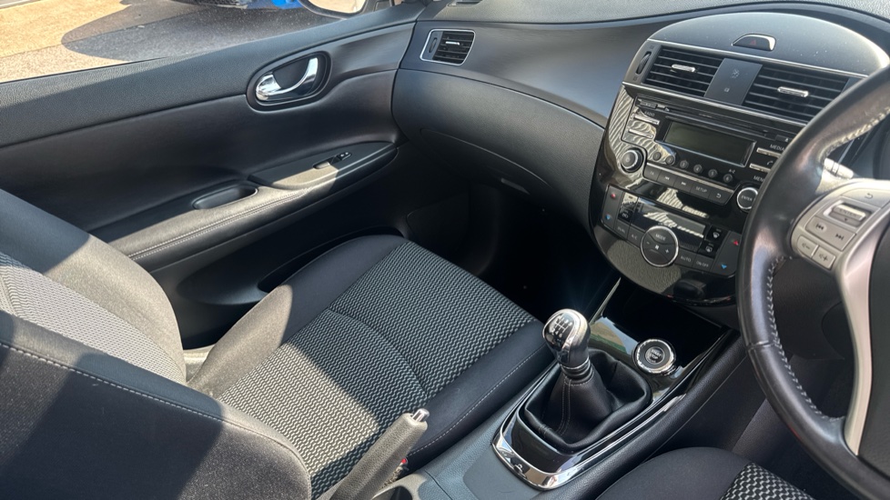 Nissan Pulsar 1.2 DiG-T Acenta 5dr Petrol Hatchback - Image 14