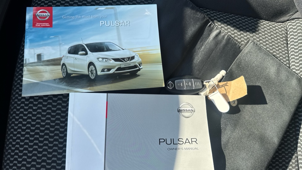 Nissan Pulsar 1.2 DiG-T Acenta 5dr Petrol Hatchback - Image 19