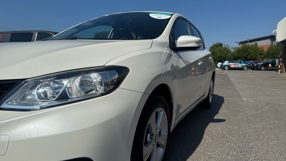 Nissan Pulsar 1.2 DiG-T Acenta 5dr Petrol Hatchback - Image 23