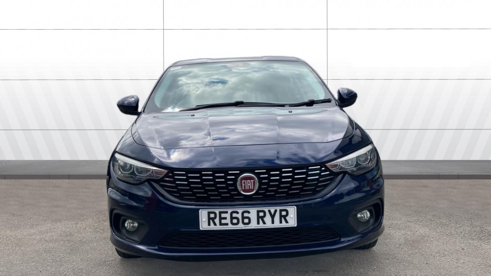 Fiat Tipo 1.4 Easy Plus 5dr Petrol Hatchback - Image 3