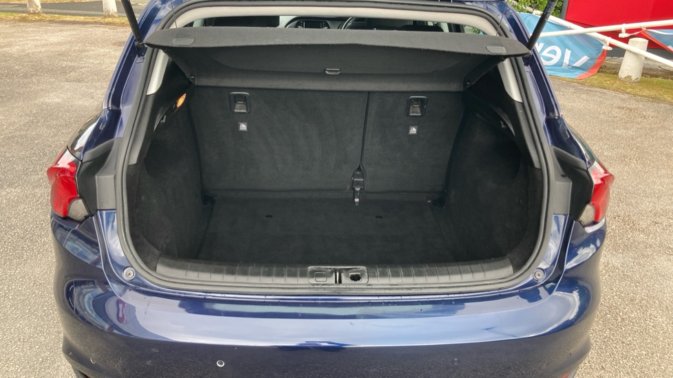 Fiat Tipo 1.4 Easy Plus 5dr Petrol Hatchback - Image 4