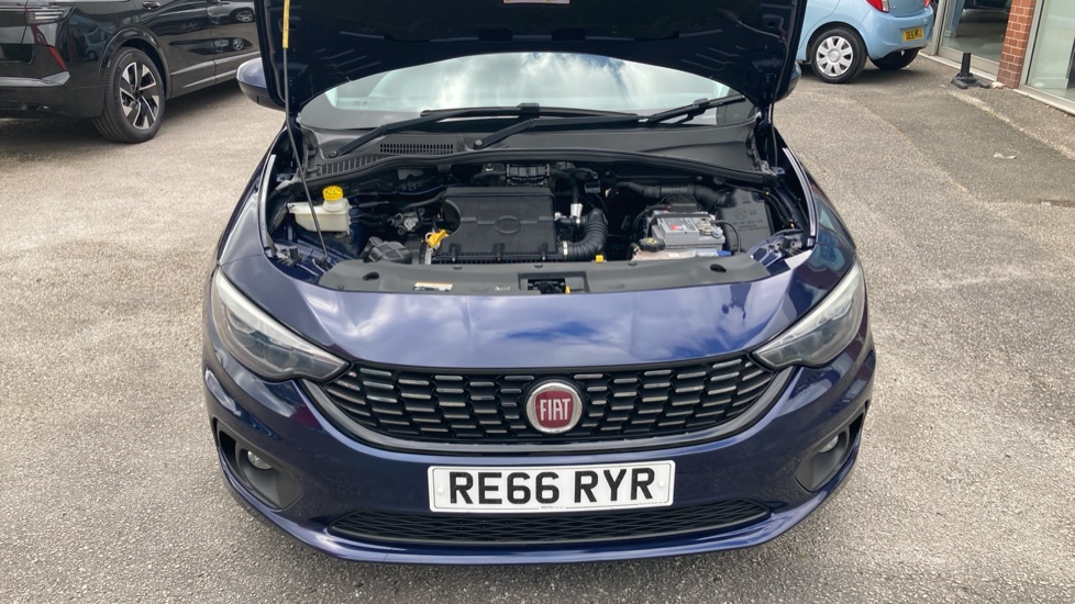 Fiat Tipo 1.4 Easy Plus 5dr Petrol Hatchback - Image 8